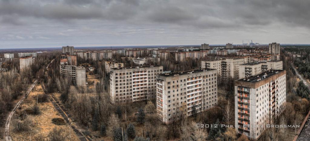 Москва припять. Припять город призрак. Город призрак Чернобыль Припять. Припять 2035. Припять пустой город.