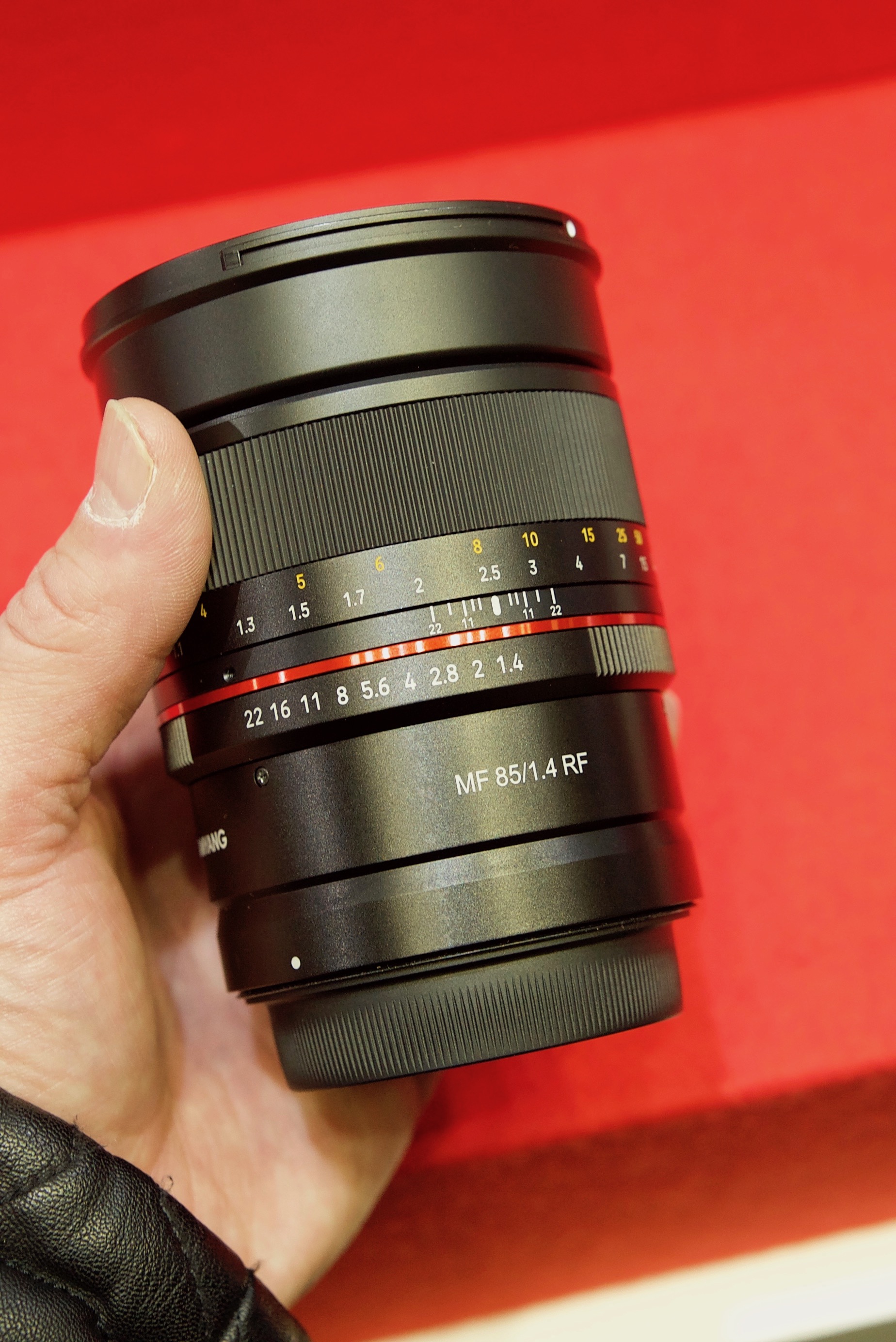 samyang 85mm 1.4 canon rf mount