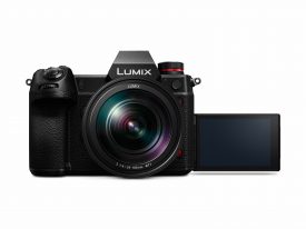 LUMIX S1H S R24105 front K LCD