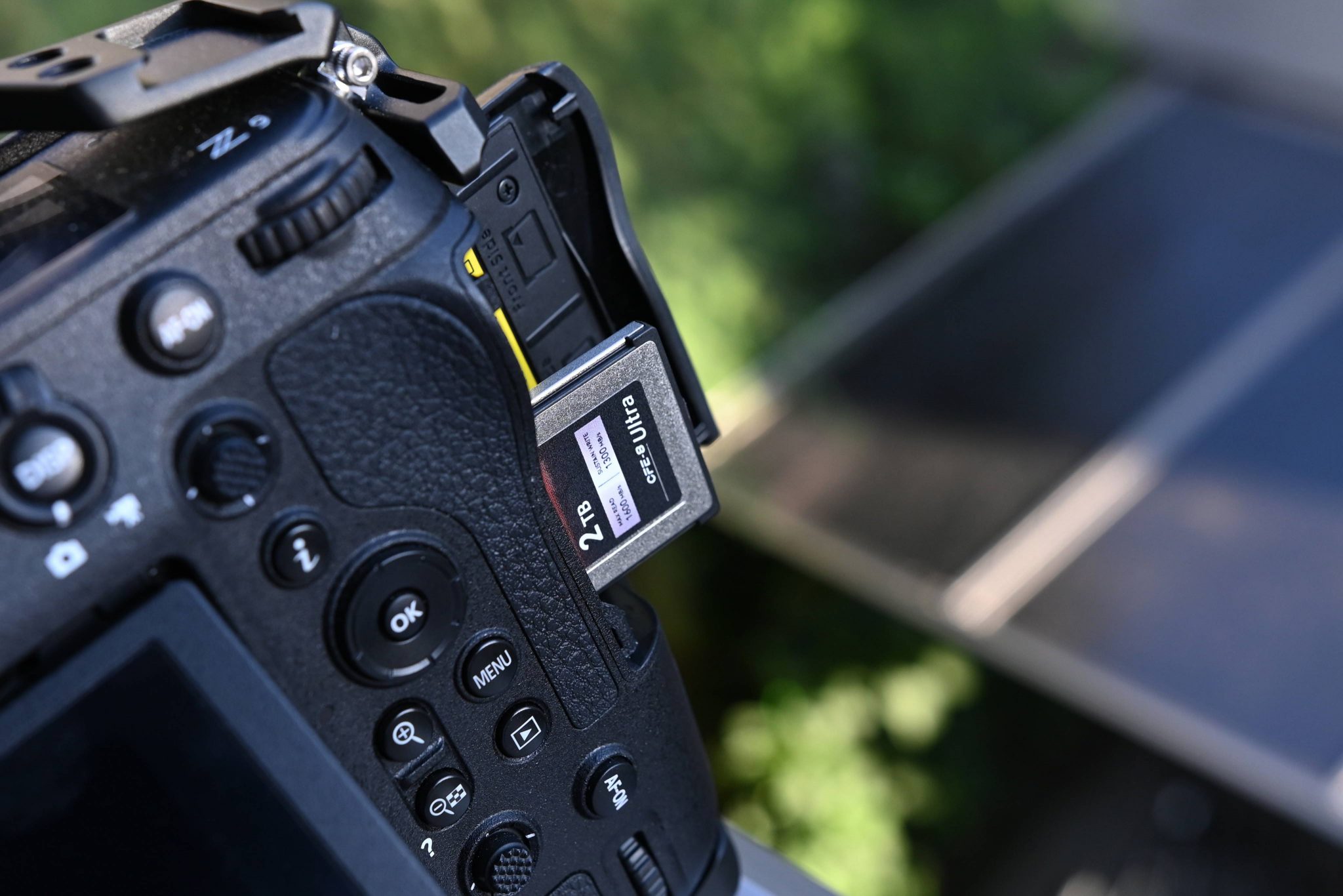 PERGEAR CFE-B ULTRA 2TB CFexpress Type-B Memory Card Review - Newsshooter