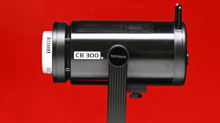 Neewer CB300B 320W Bi-Color Monolight Review - Newsshooter