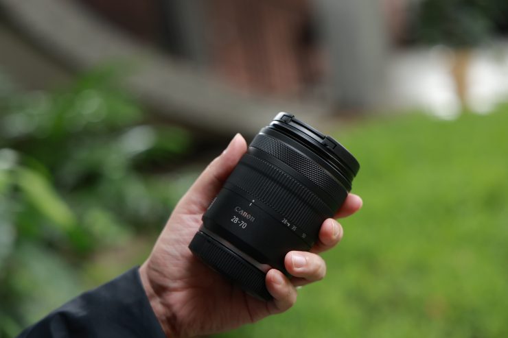 RF 28 70MM f2 8 IS STM in hand